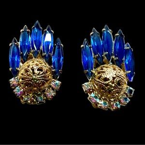 Juliana Clip Earrings Vintage 1960’s‎ D&E Sapphire Blue Aurora Borealis Gold